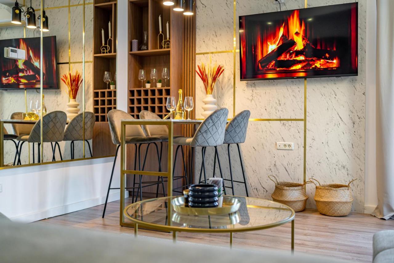 Golden View - Breathtaking Location In Bucharest Leilighet Eksteriør bilde