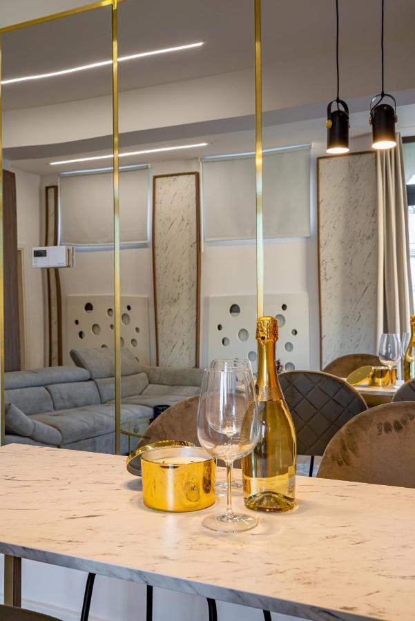 Golden View - Breathtaking Location In Bucharest Leilighet Eksteriør bilde